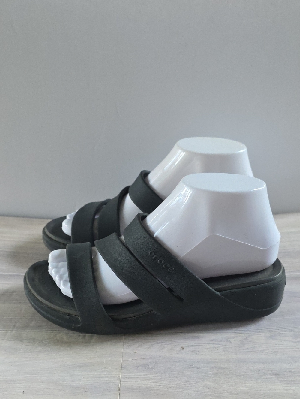 Crocs Women’s Black Strappy Slip On Platform Wedge Comfort Sandals Size 7